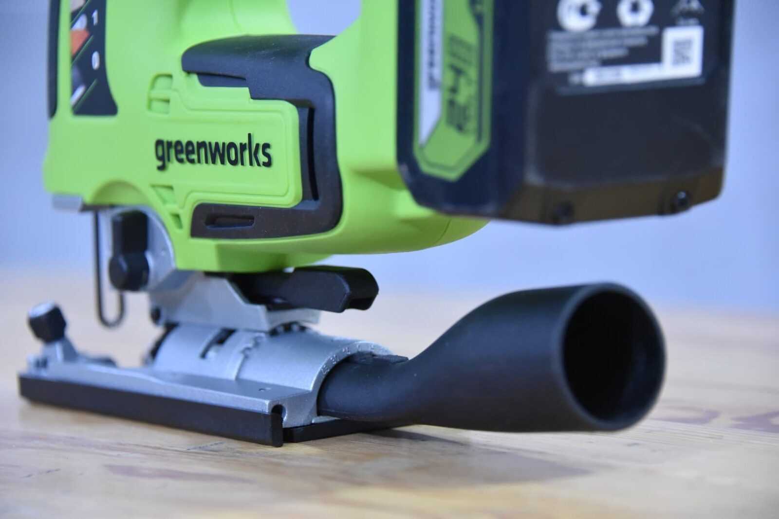 насадка для пылесоса у аккумуляторного лобзика Greenworks GD24JS
