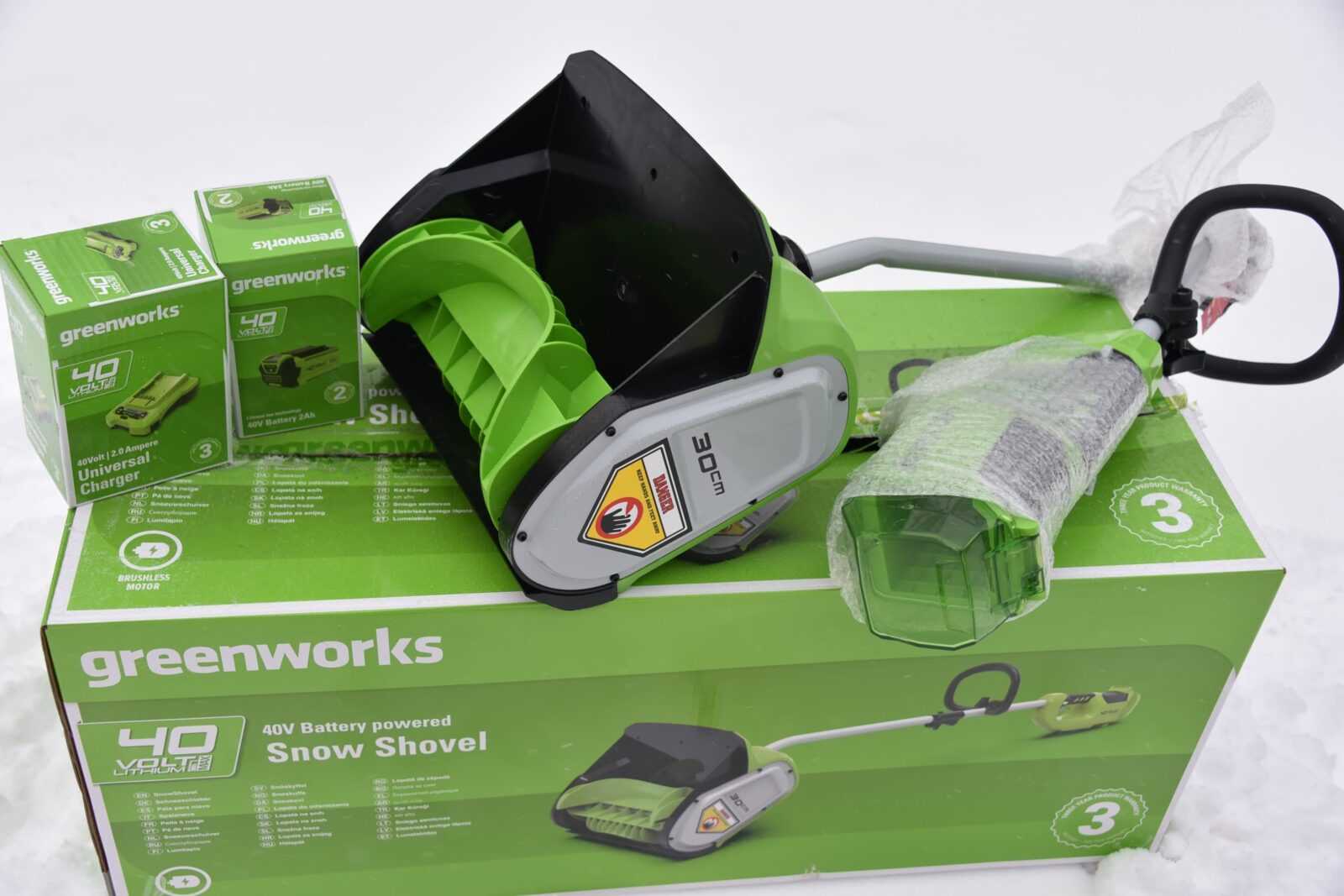 комплектация аккумуляторной снеголопаты от Greenworks