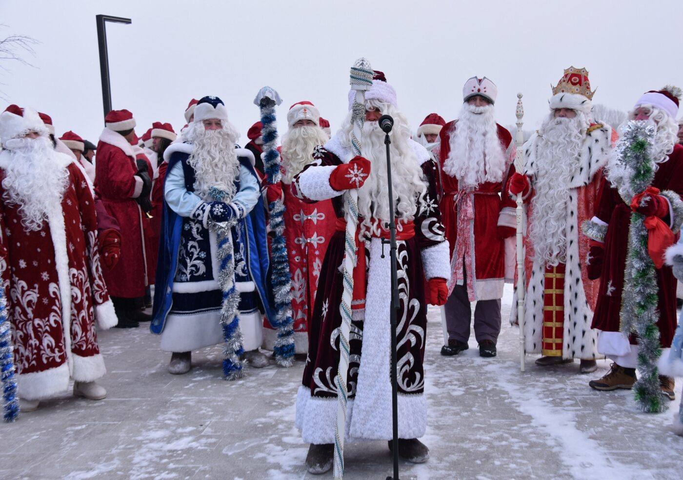парад «Дедов Морозов» в Уфе