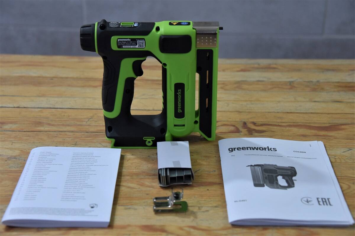 аккумуляторный степлер Greenworks G24CS10 обзор